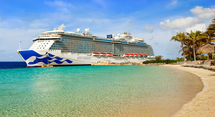 Curacao Willemstad Kreuzfahrtschiff Strand Foto iStock NAN104